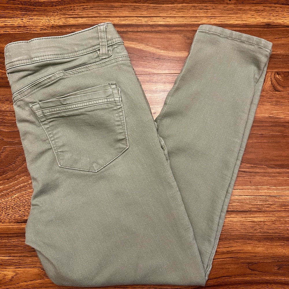 Democracy Women's Skinny Jeans in Olive
